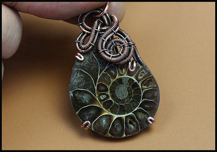 How to Wire Wrap Crystals - EASY TUTORIAL 